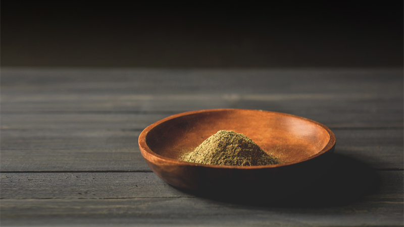 Red Sumatra Kratom in a plate