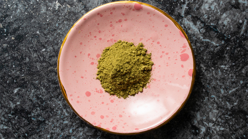 Red Horn Kratom on a Bowl